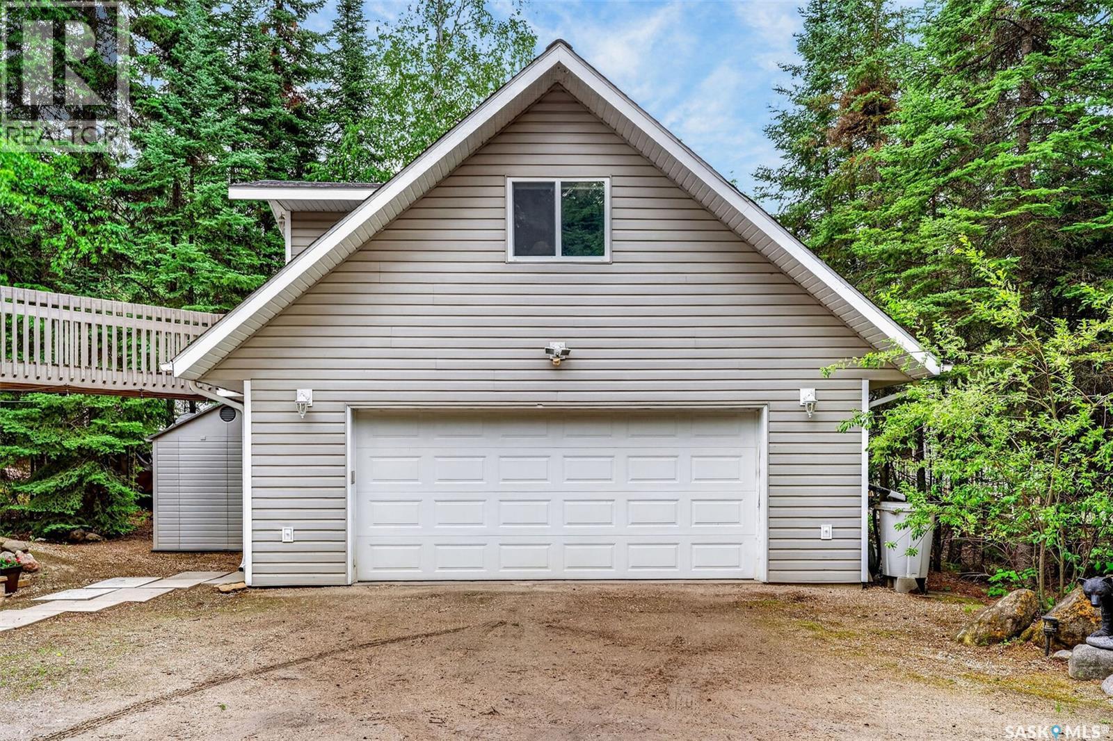 603 Marine DRIVE - 53