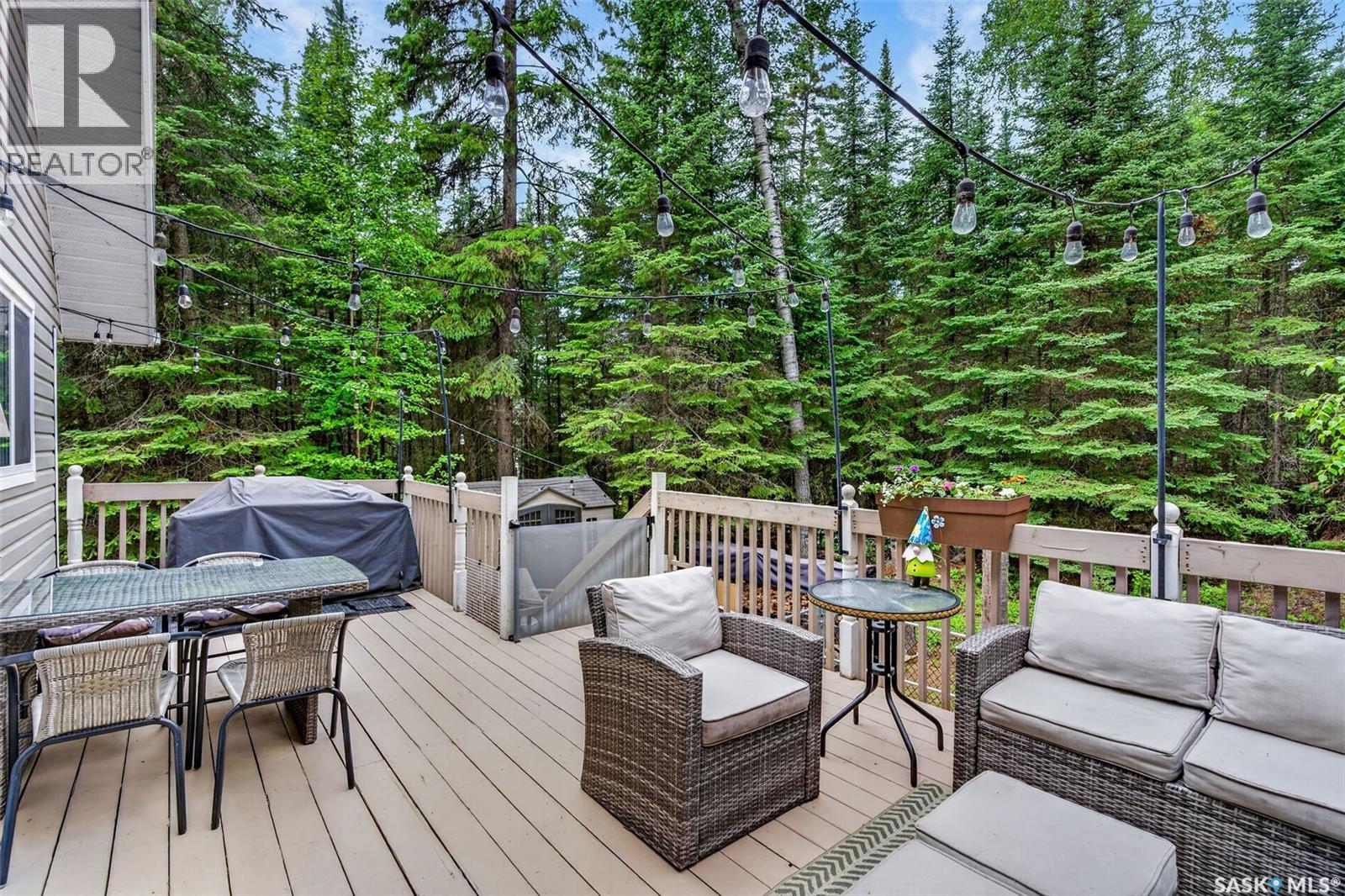 603 Marine DRIVE - 61