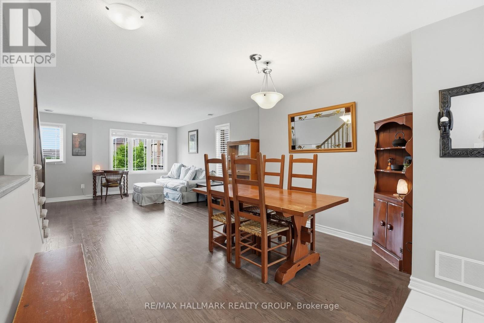 2 Bed, 3 Bath House for Sale in Ottawa – 670 DANACA PRIVATE, Ottawa – MLS# X13438934 - Image 13