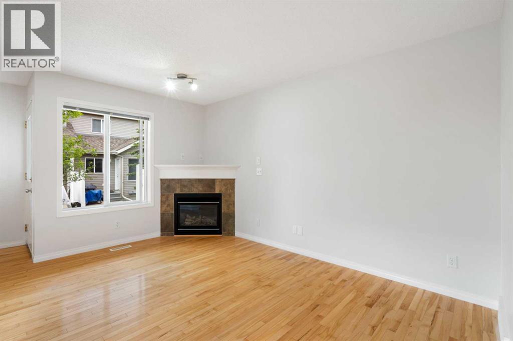 112 Royal Oak Gardens NW — photo 9