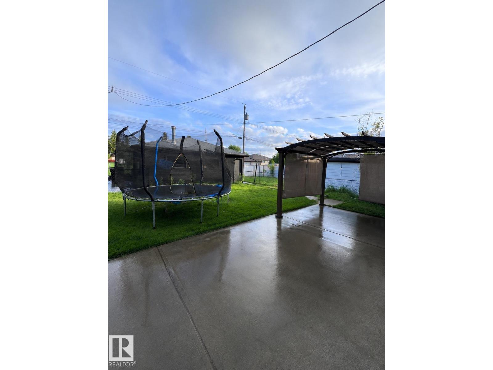 11911 133 AV NW — photo 35