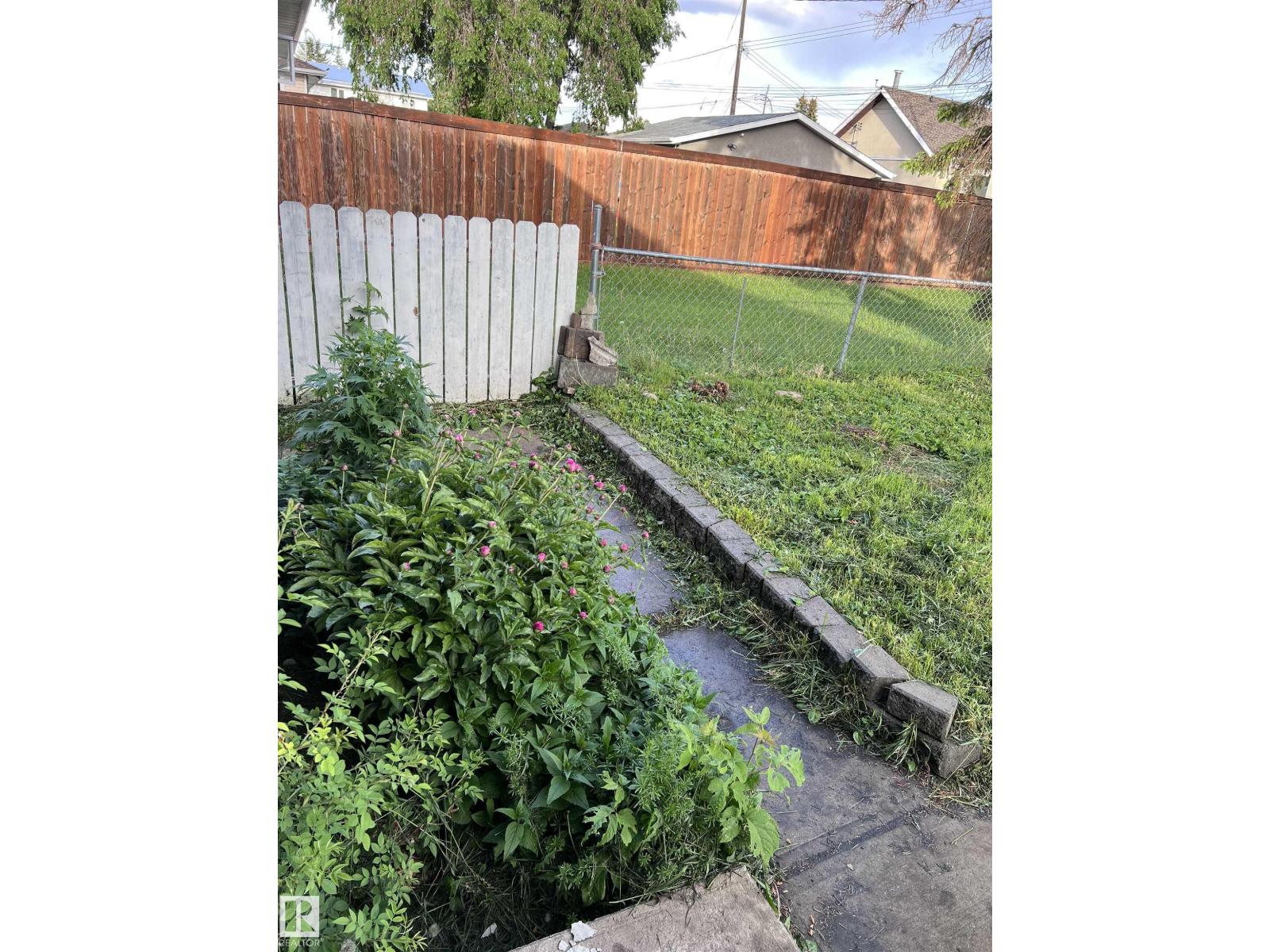 11911 133 AV NW — photo 32