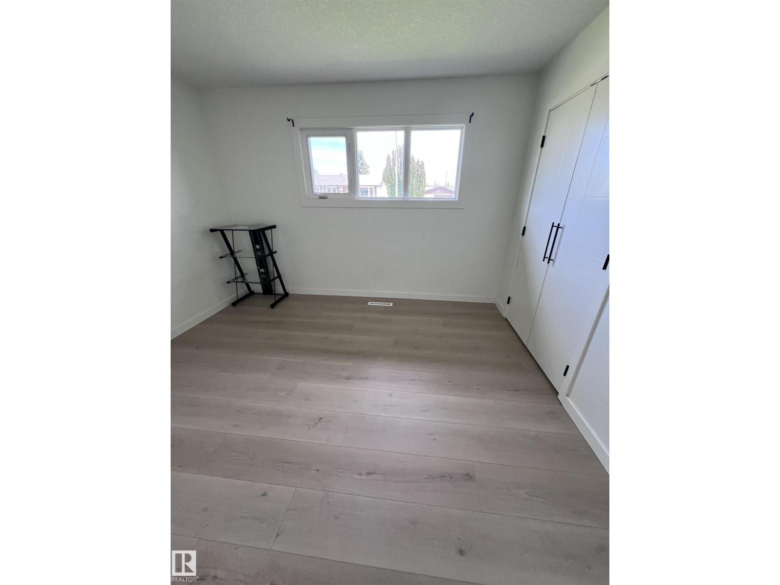 11911 133 AV NW — photo 11