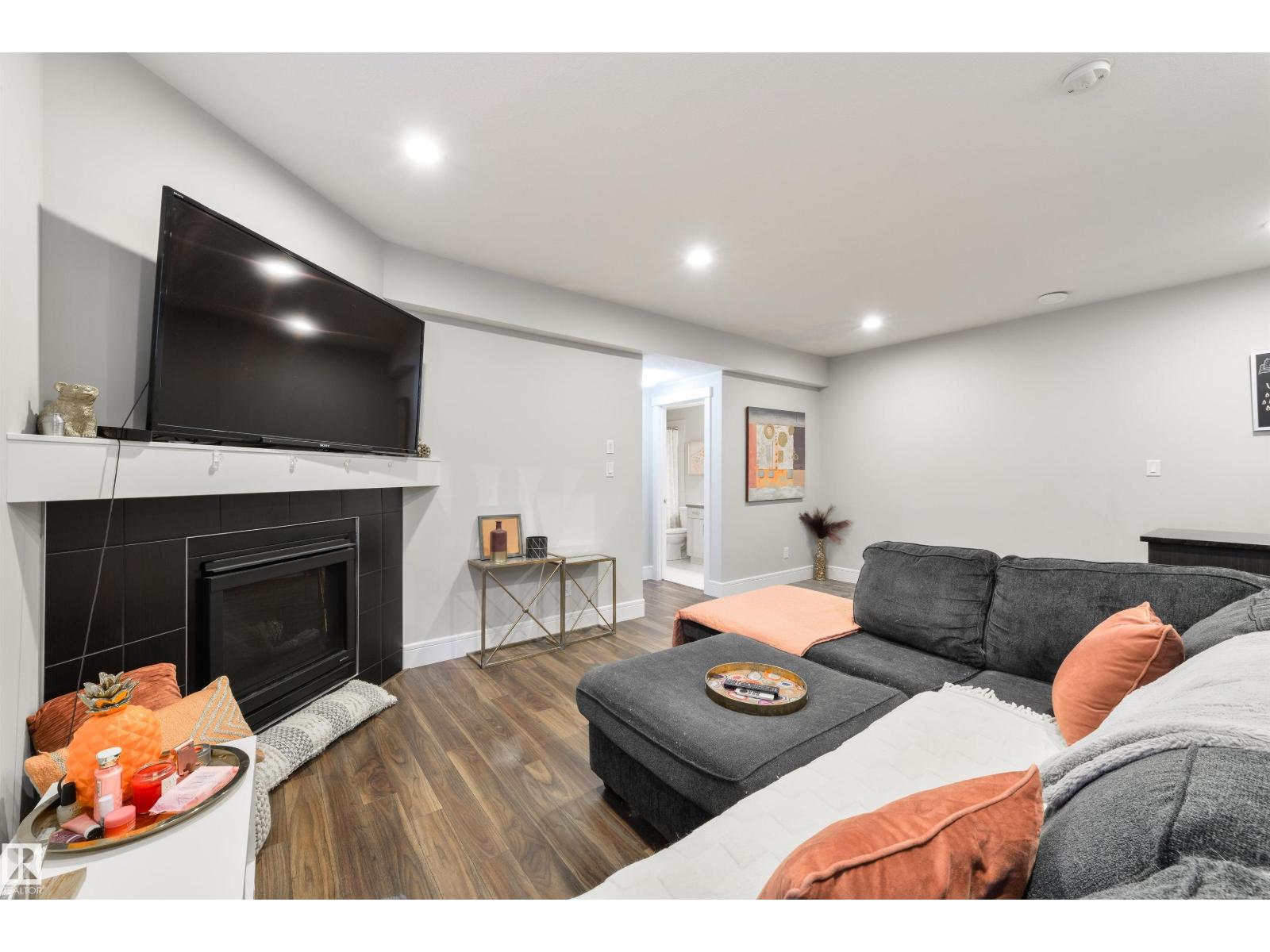 5125 CORVETTE ST NW - 44