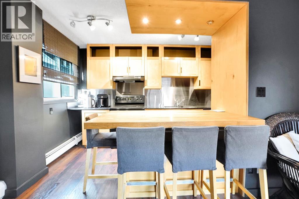 #405 823 19 Avenue SW - 1