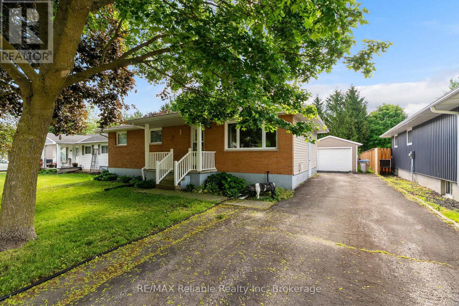 182 JARVIS STREET S - 1
