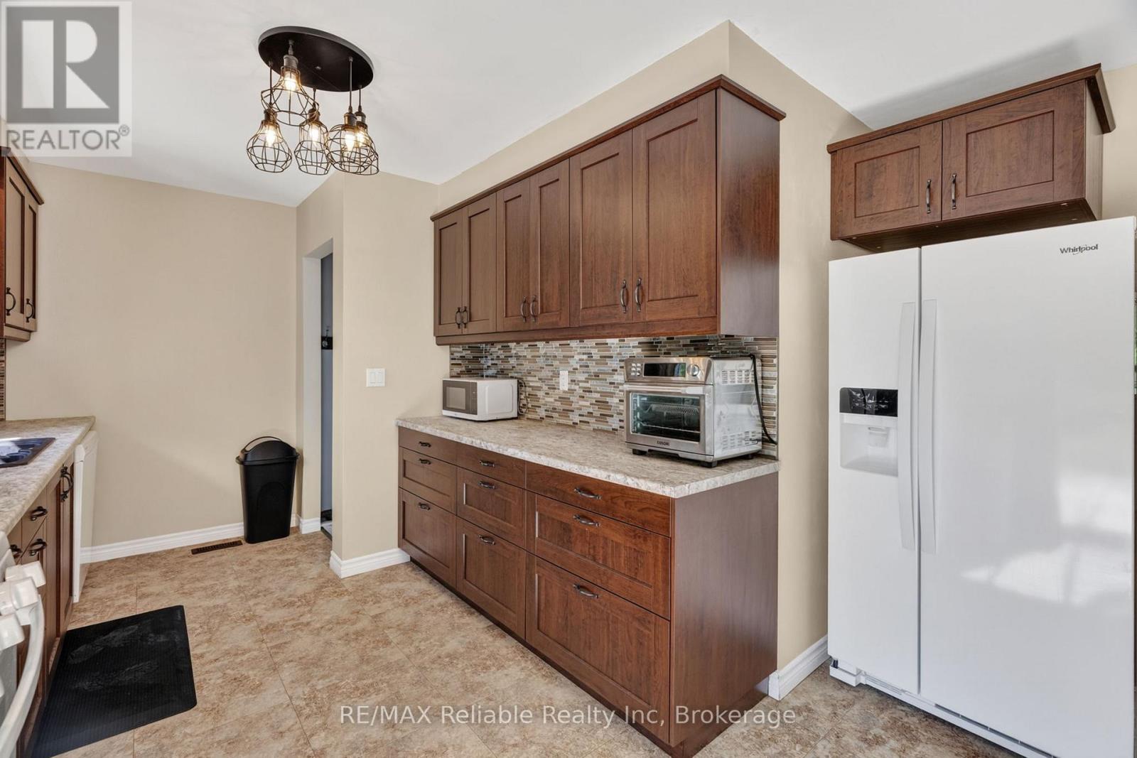 182 JARVIS STREET S - 10