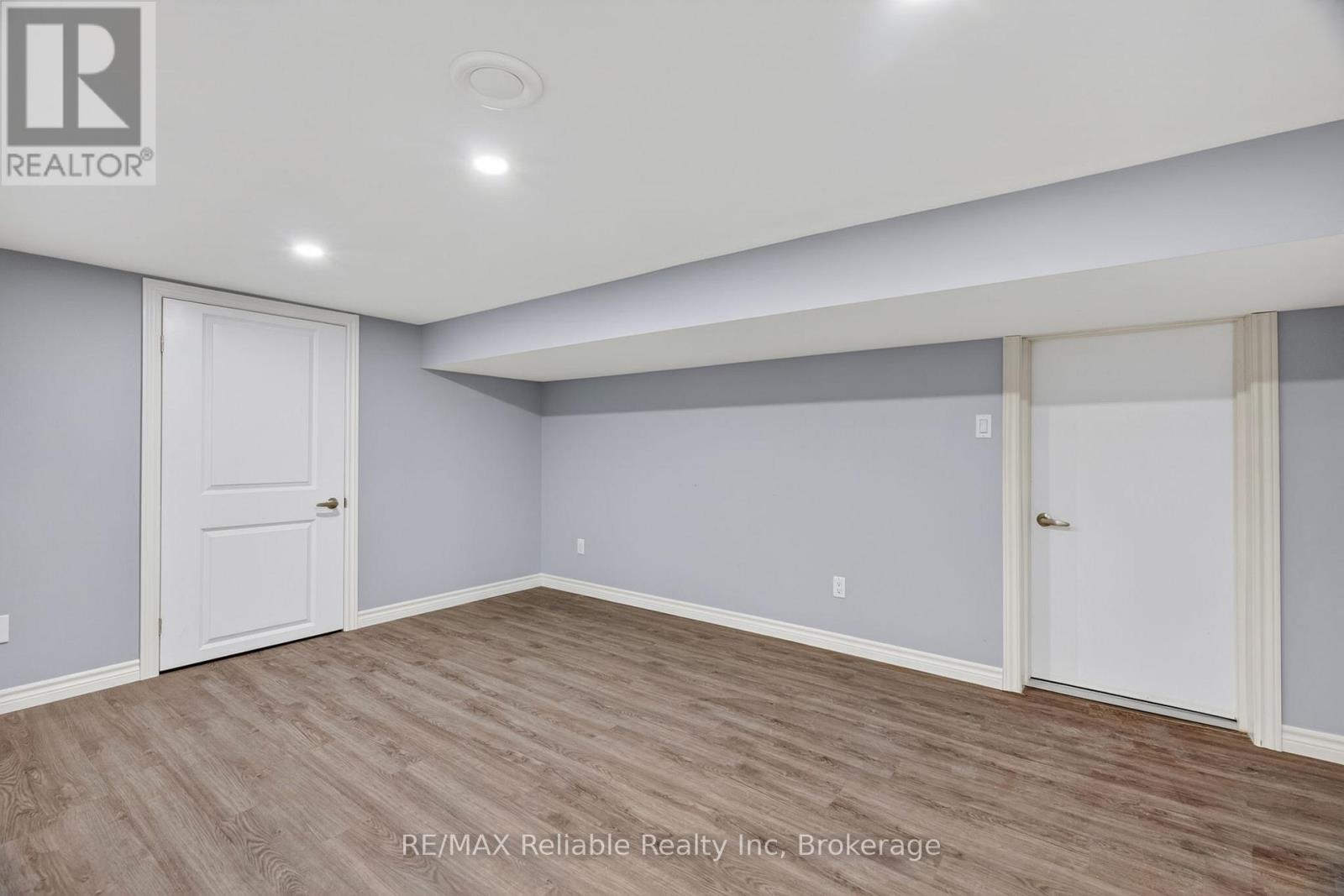 182 JARVIS STREET S - 24