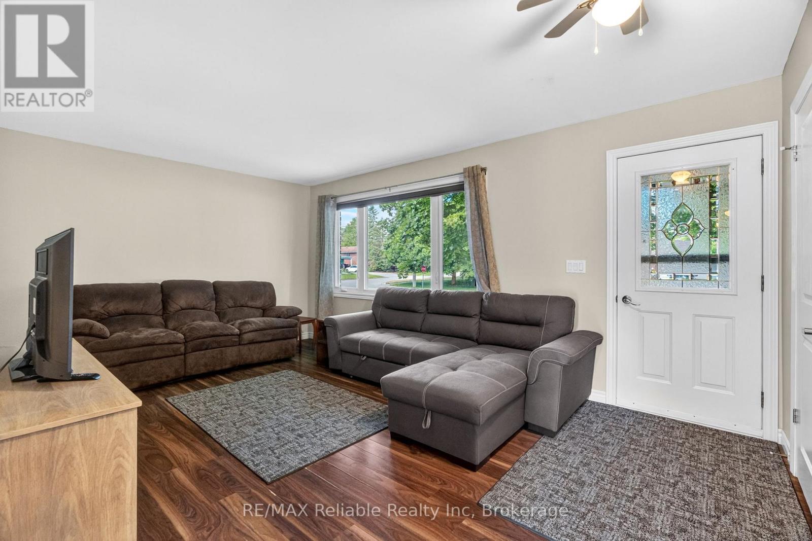 182 JARVIS STREET S - 3