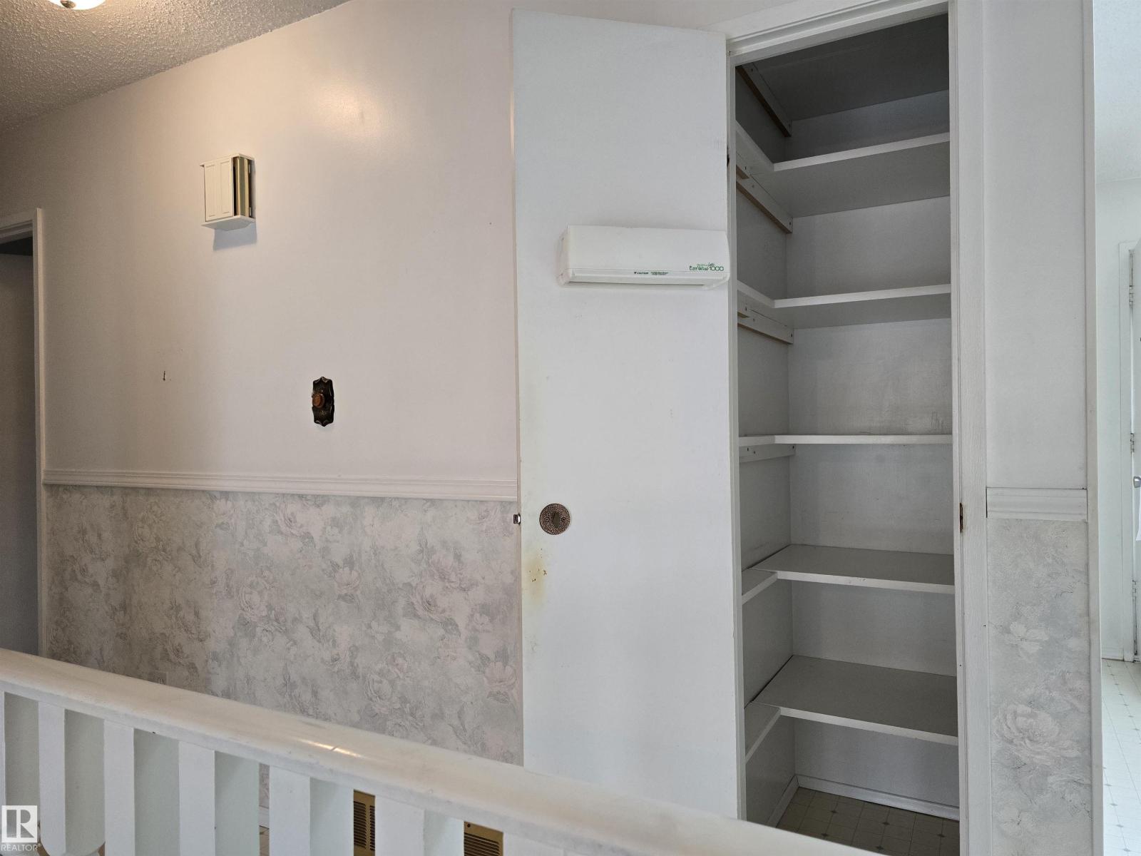 66 MILLER AV — photo 17