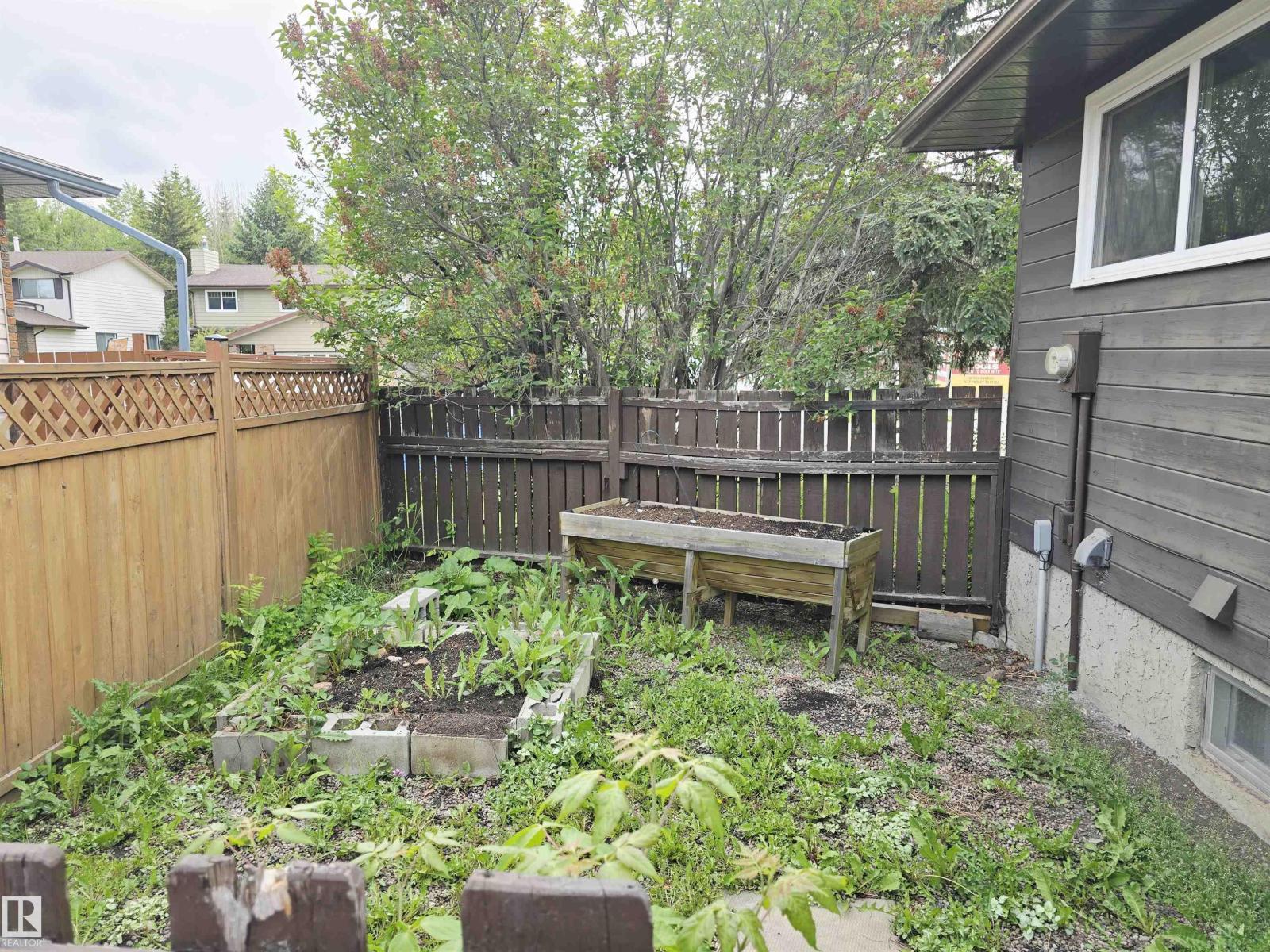 66 MILLER AV — photo 32