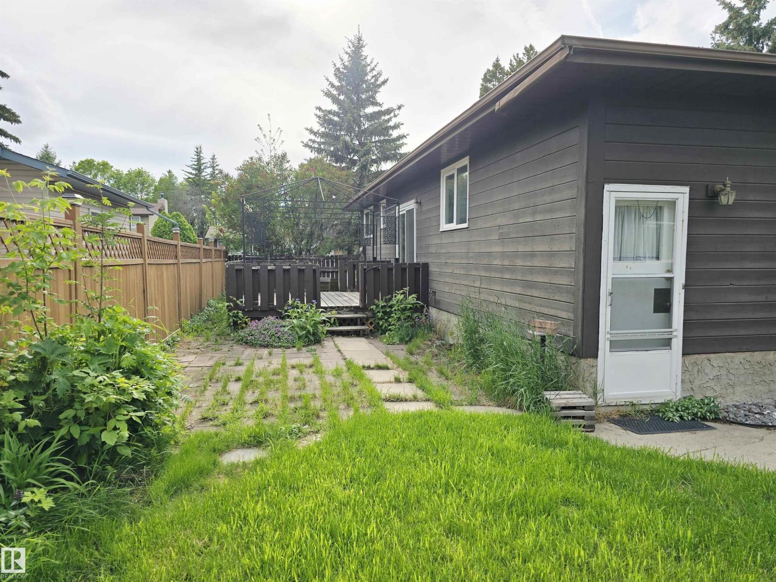 66 MILLER AV — photo 33