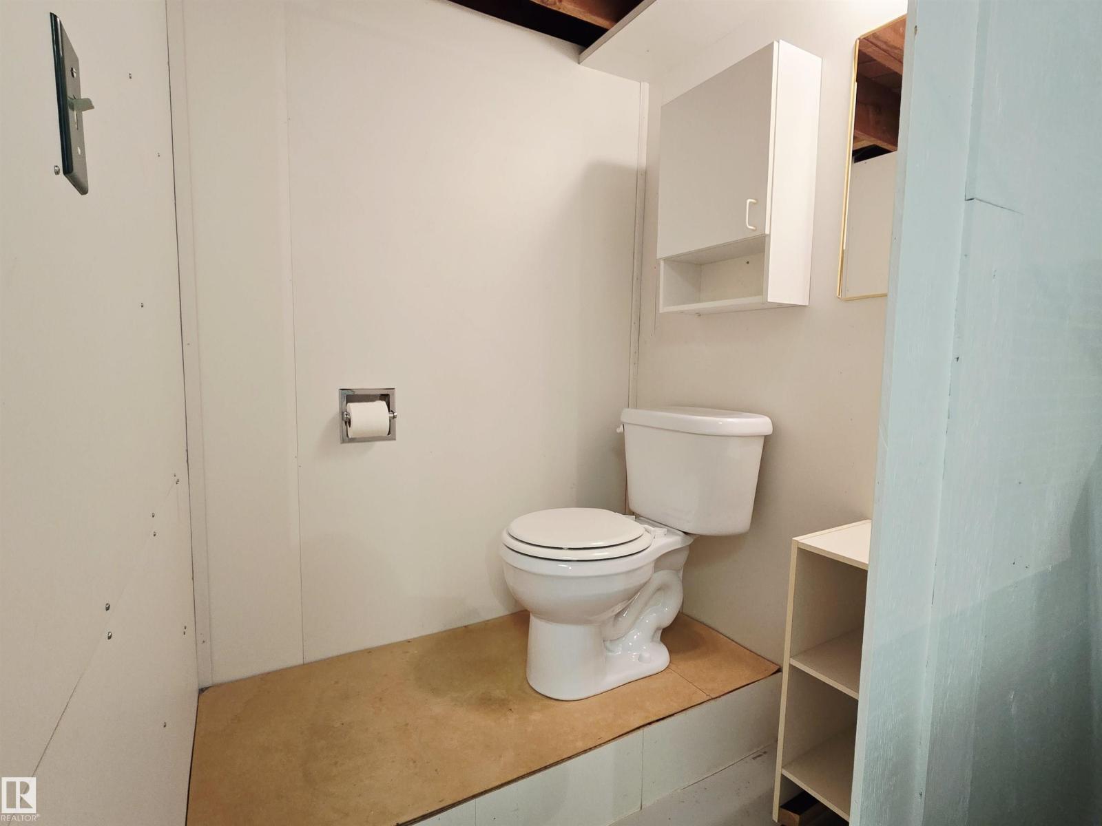 66 MILLER AV — photo 28