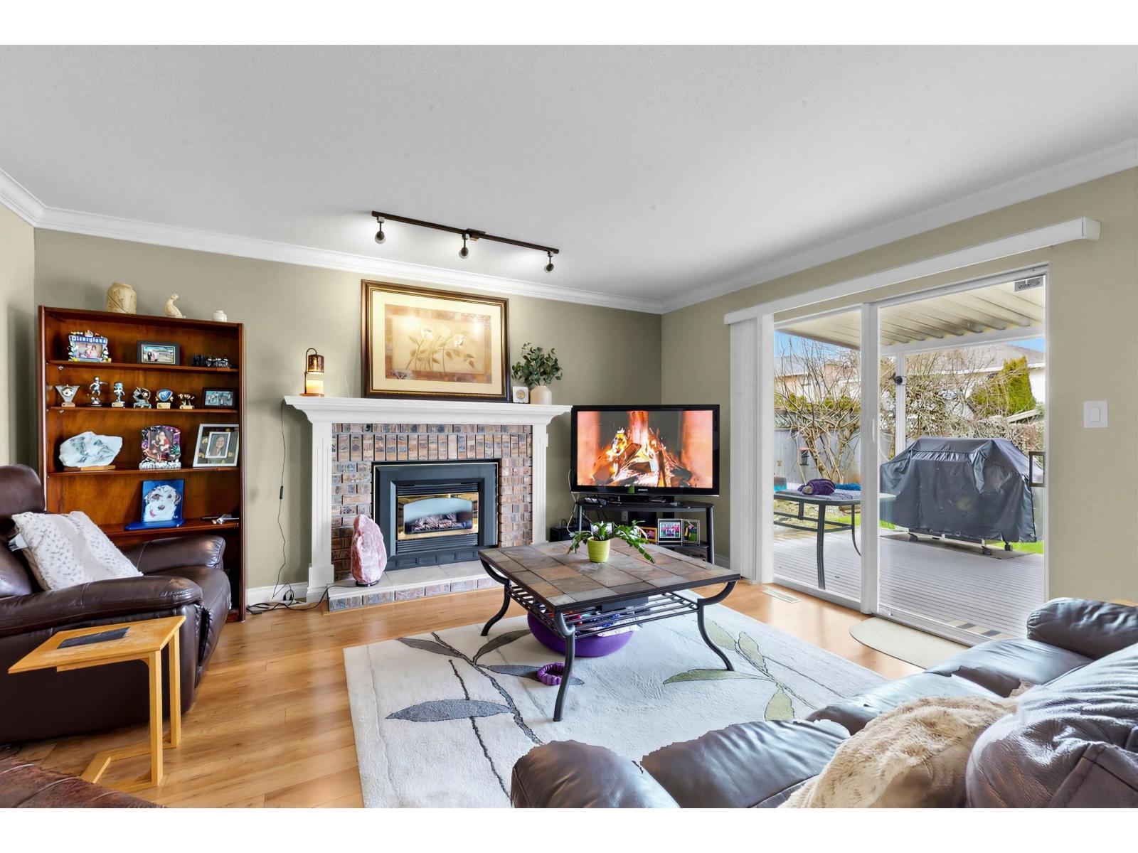 4 Bed, 3 Bath House for Sale in Surrey – 15929 88A AVENUE, Surrey – MLS# R3135637 - Image 12
