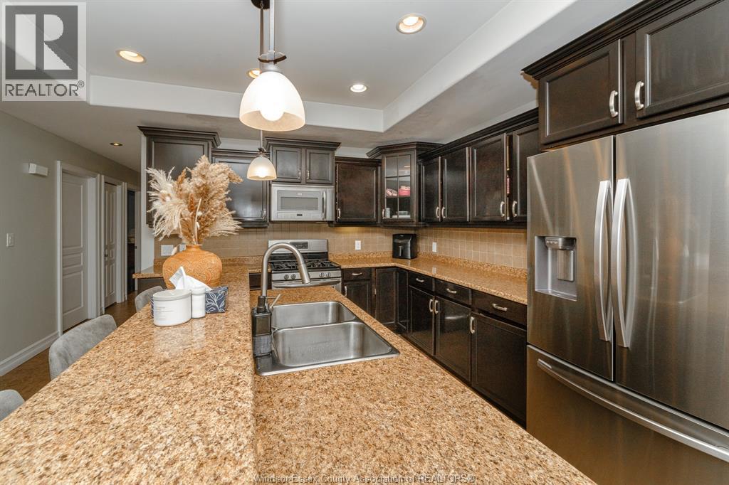 37 ANTONIO COURT - 11
