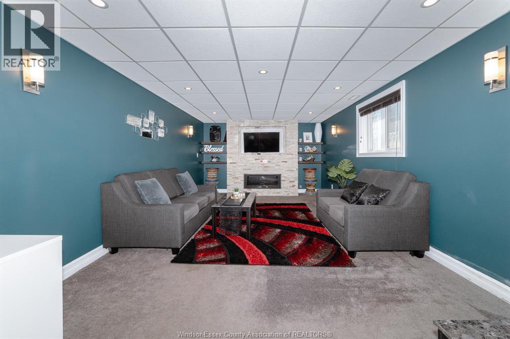 37 ANTONIO COURT - 21