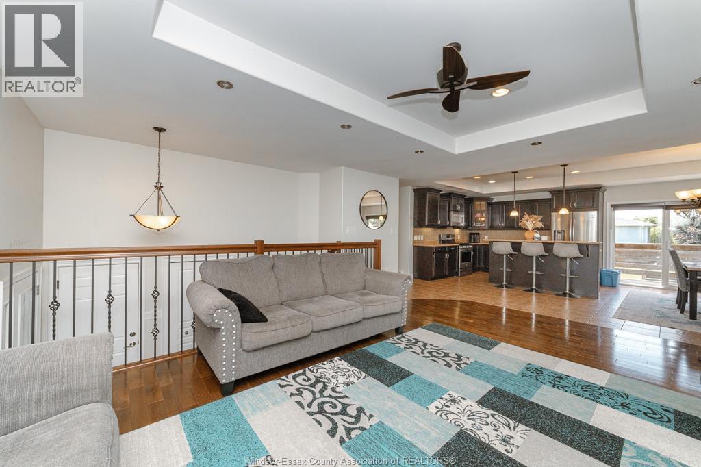37 ANTONIO COURT - 8