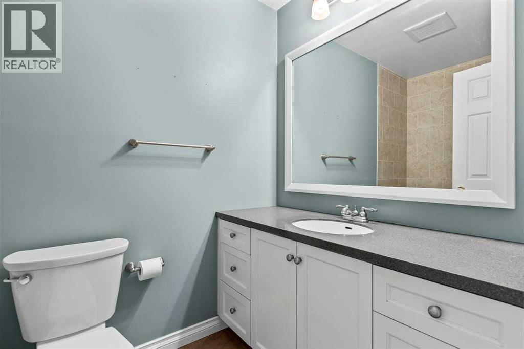 Main Floor 4 pc bathroom