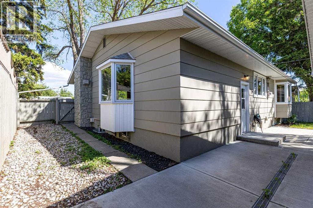 10731 Maplebend Drive SE - photo 2