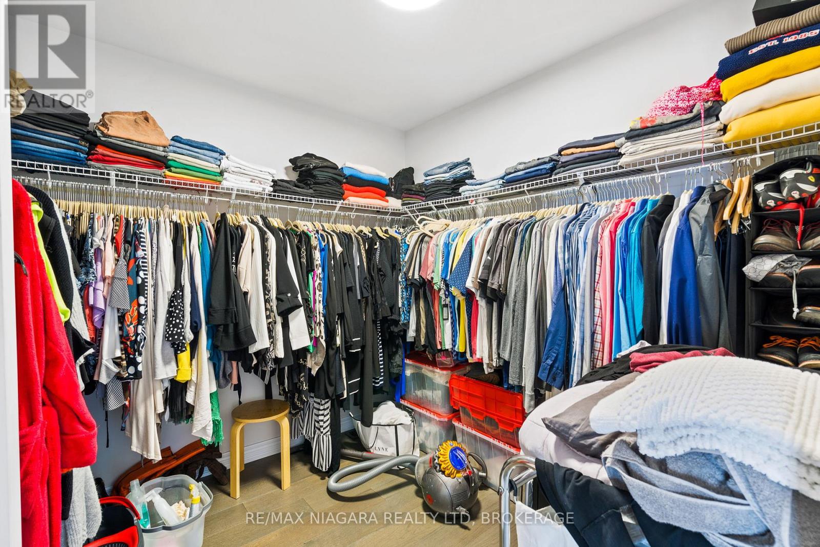 60 WATERVIEW LANE - 16