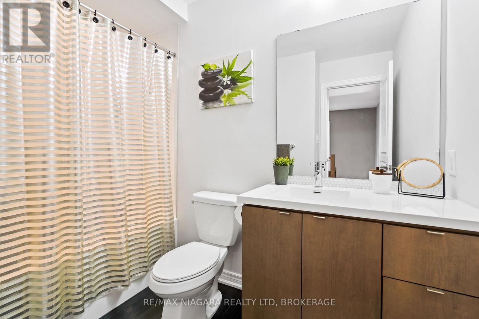 60 WATERVIEW LANE - 18