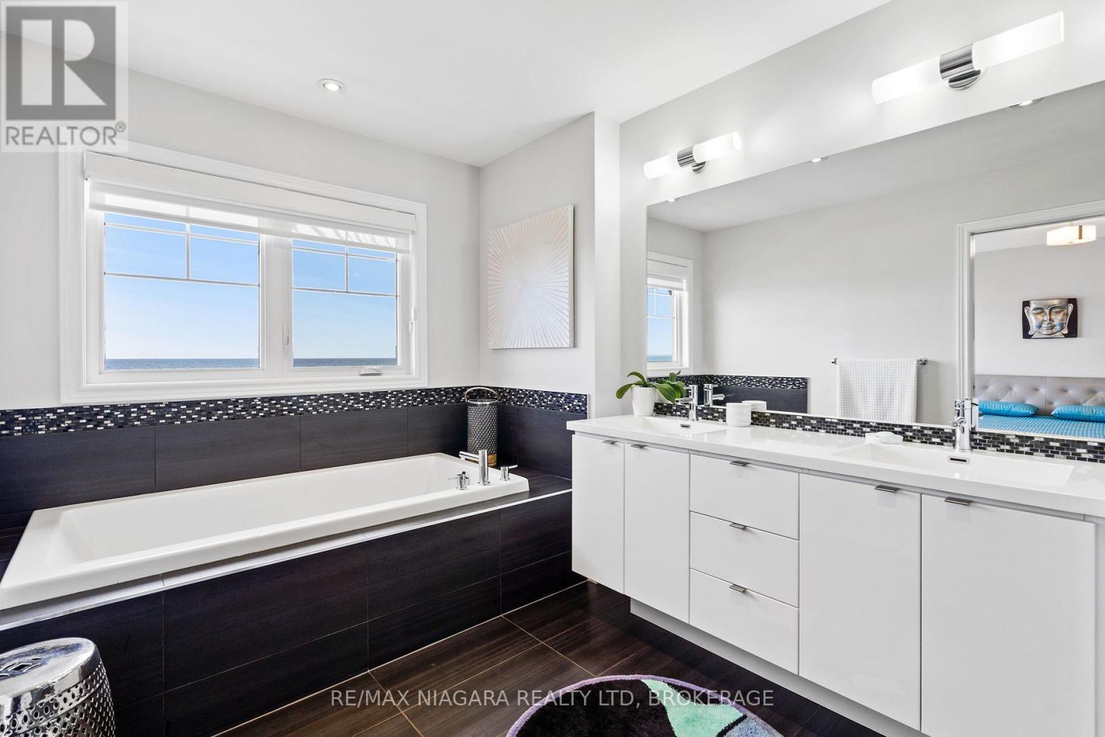 60 WATERVIEW LANE - 20