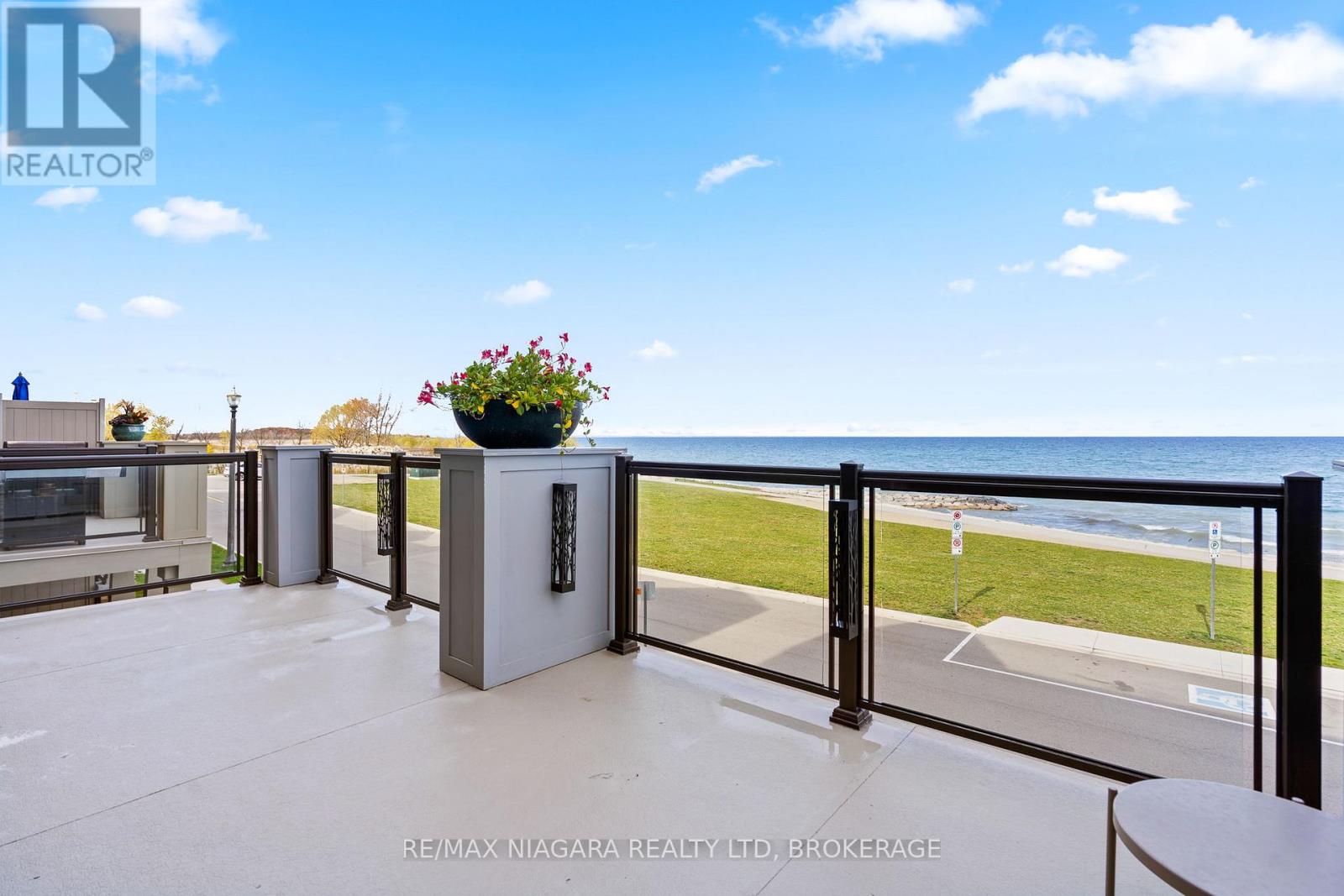 60 WATERVIEW LANE - 27