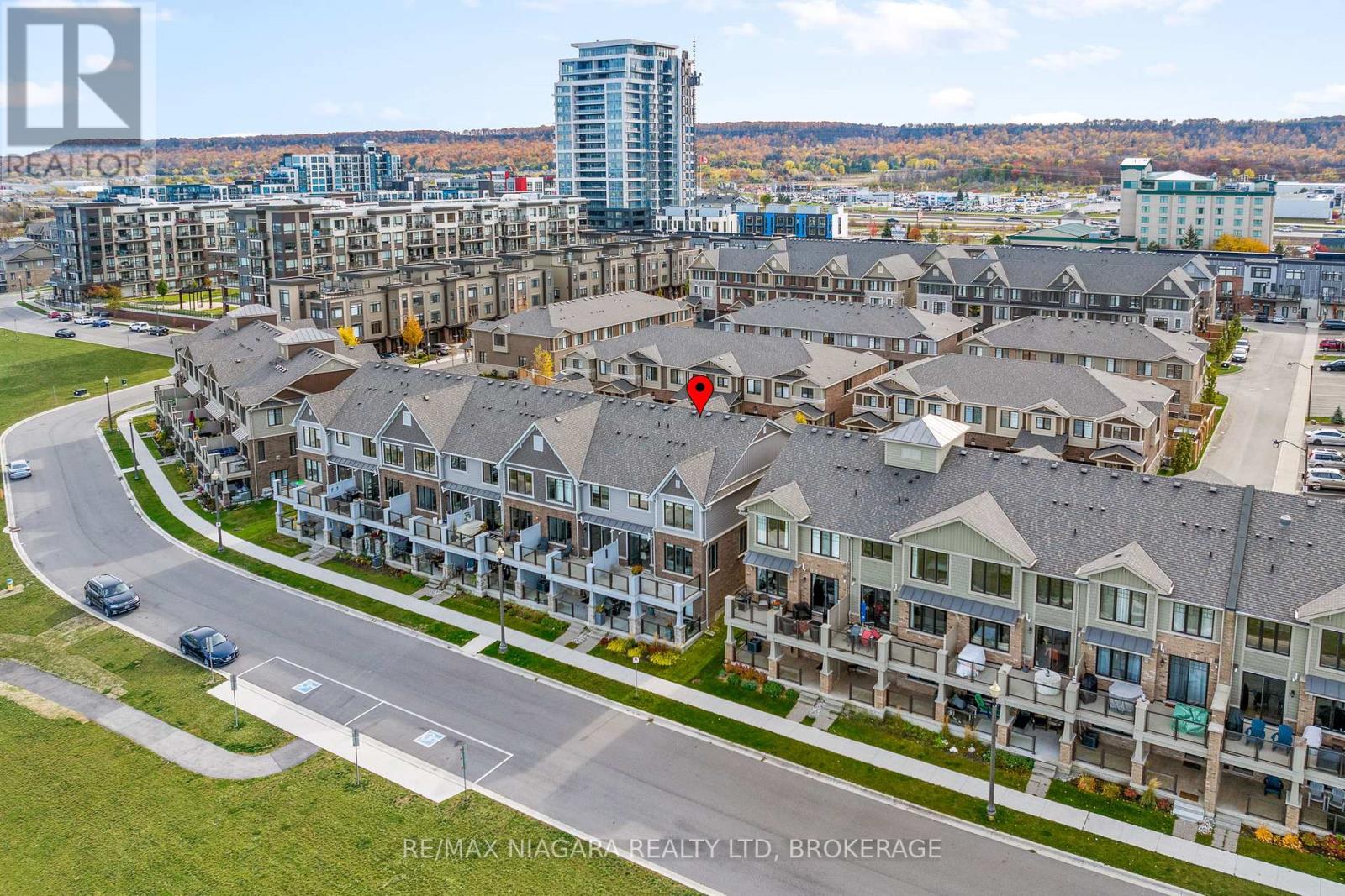 60 WATERVIEW LANE - 29