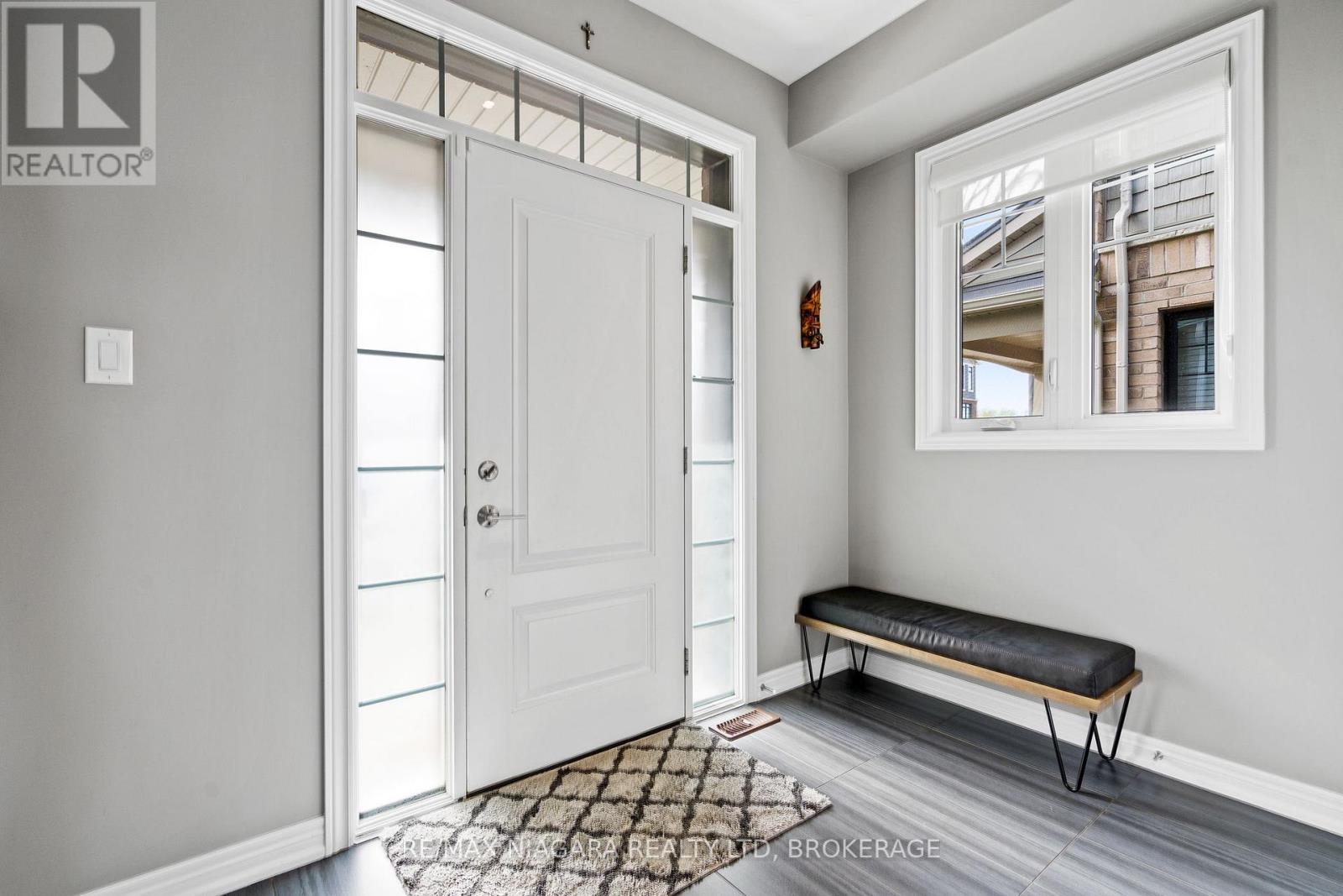 60 WATERVIEW LANE - 3