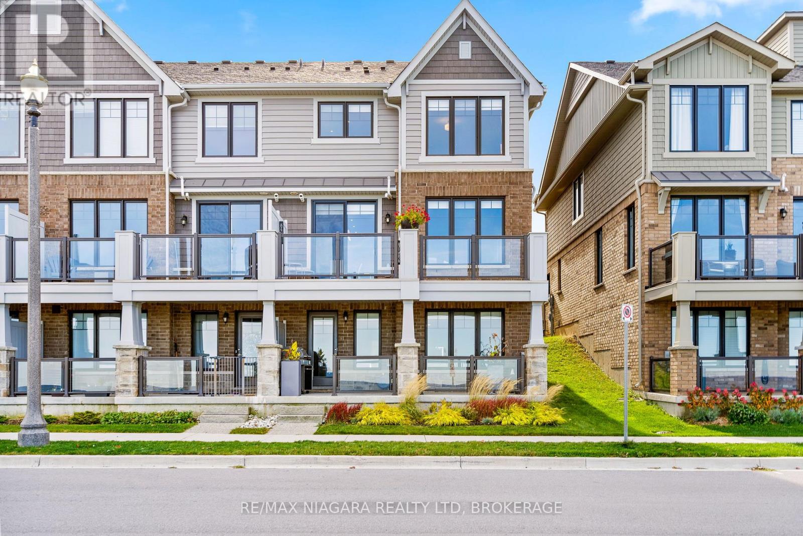 60 WATERVIEW LANE - 32