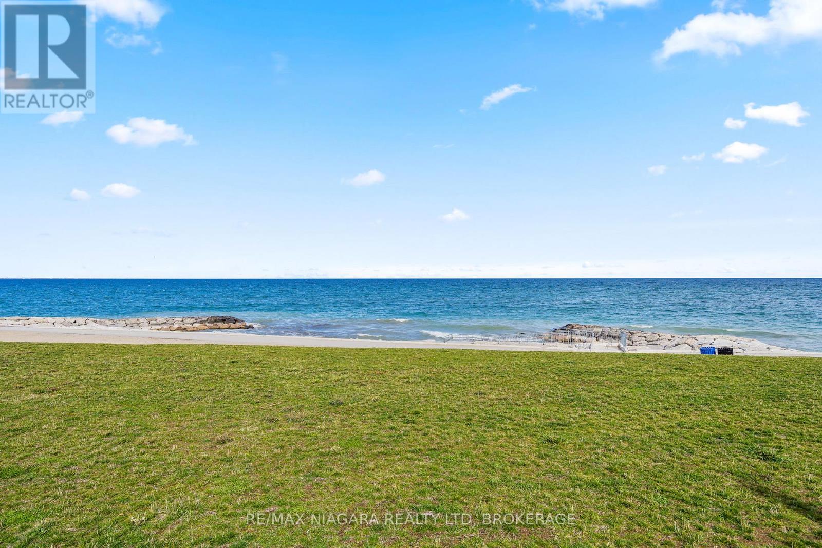 60 WATERVIEW LANE - 33