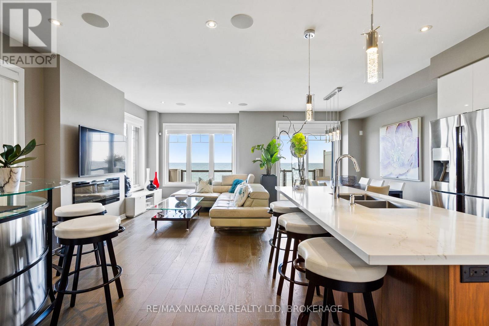 60 WATERVIEW LANE - 5