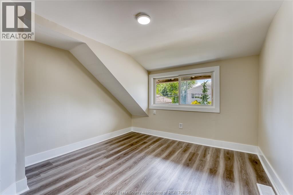 88 LORNE - 18
