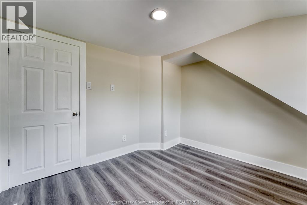 88 LORNE - 19