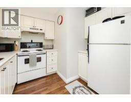 2 622 Farnham Road, Gibsons, BC V0N1V8 Photo 10