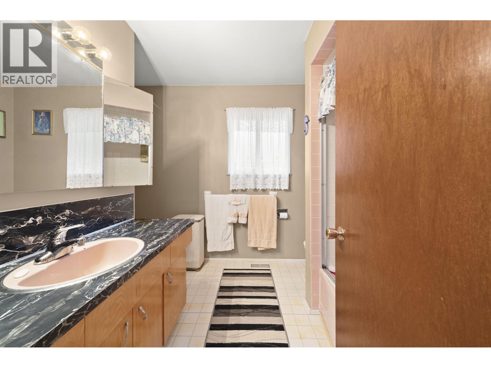 1553 55A STREET, Delta
