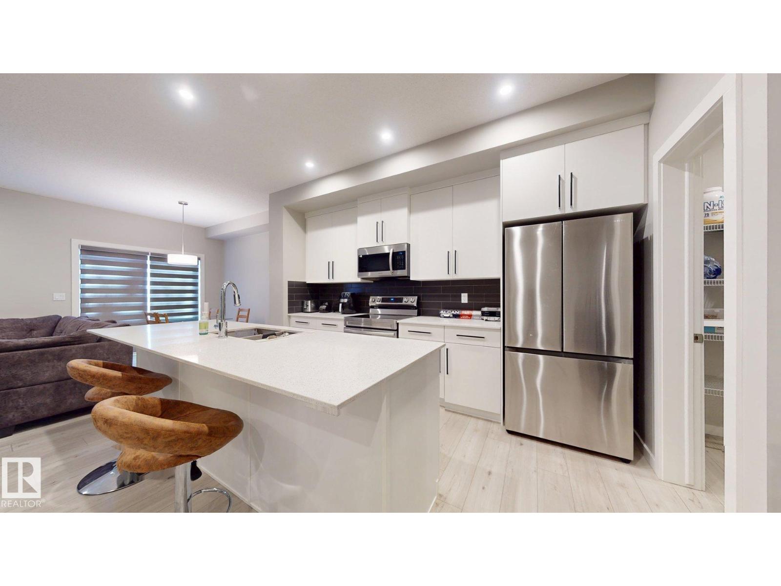 607 31 AV NW - 4