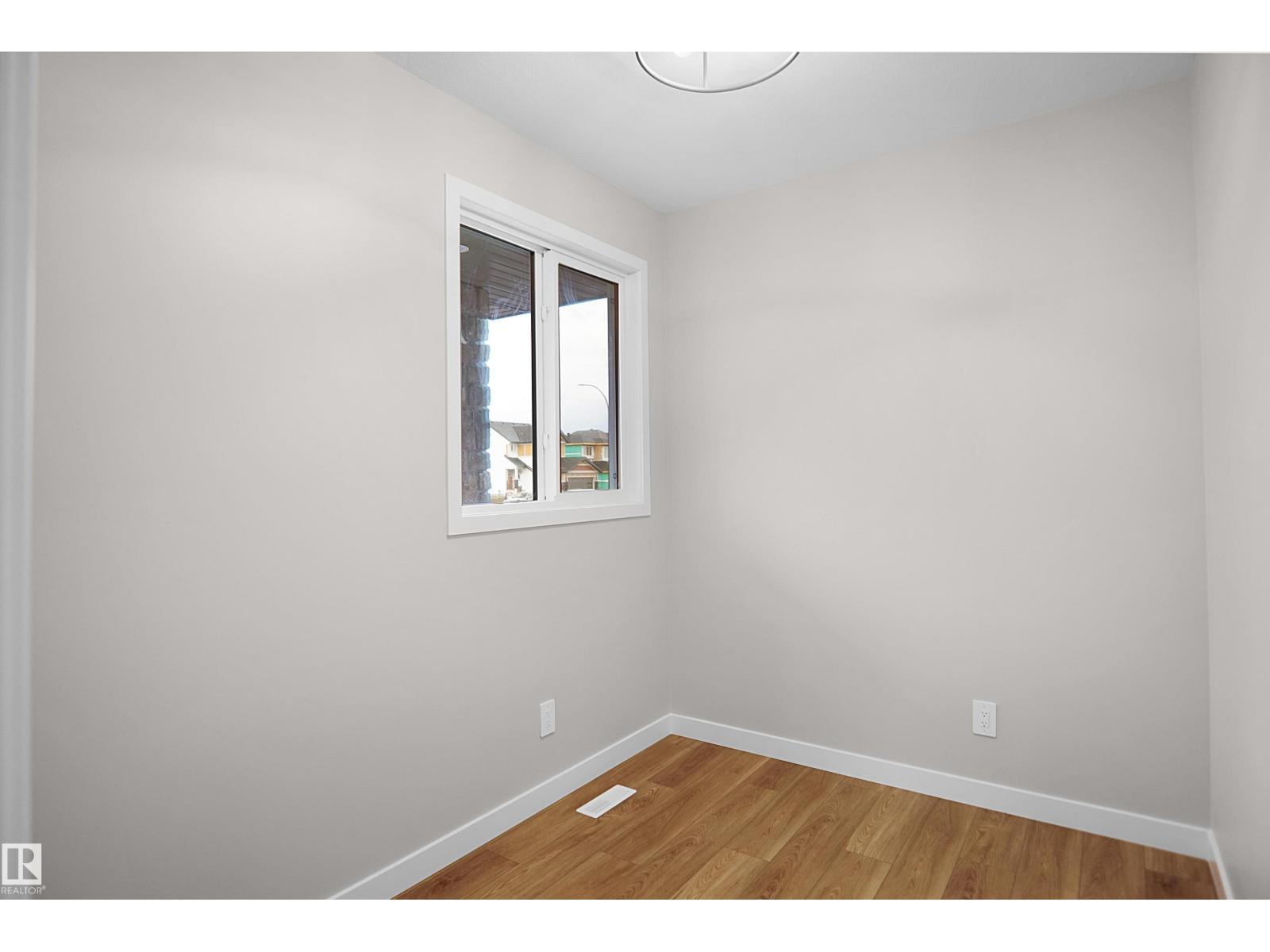 30 Nerine CR - 19
