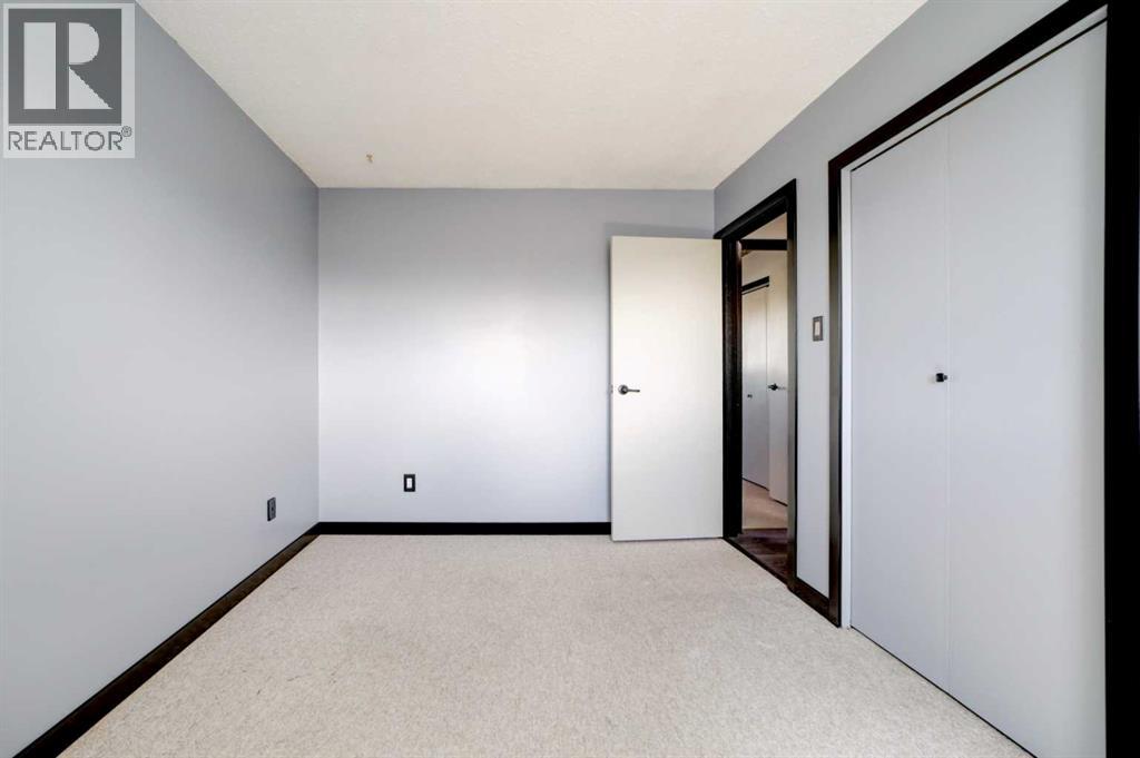 162 Pensacola Court W — photo 23