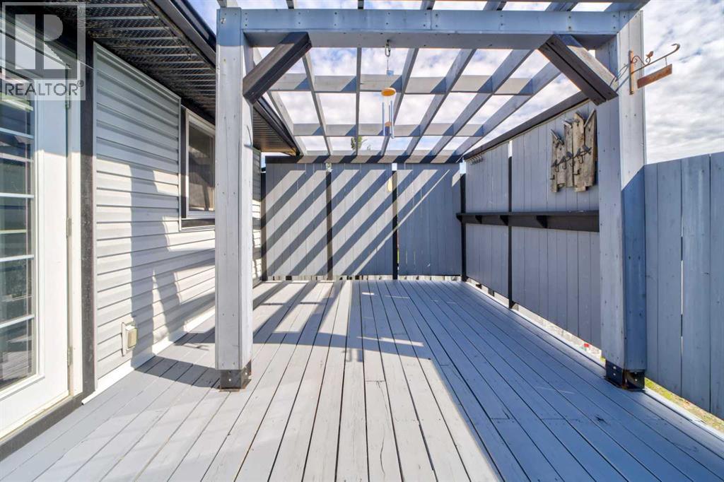 162 Pensacola Court W — photo 37