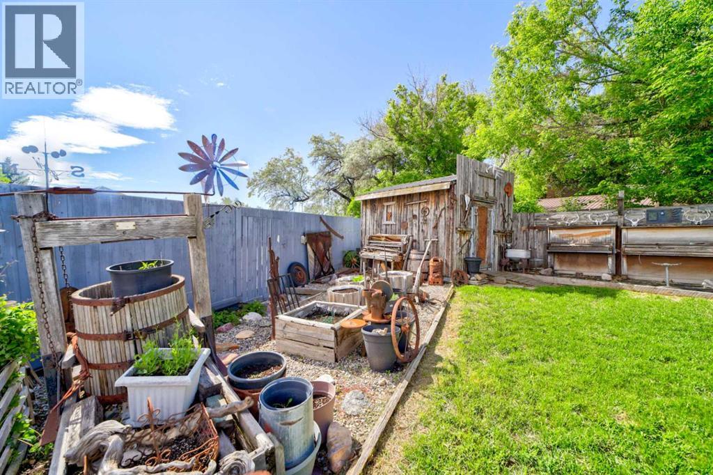 162 Pensacola Court W — photo 43