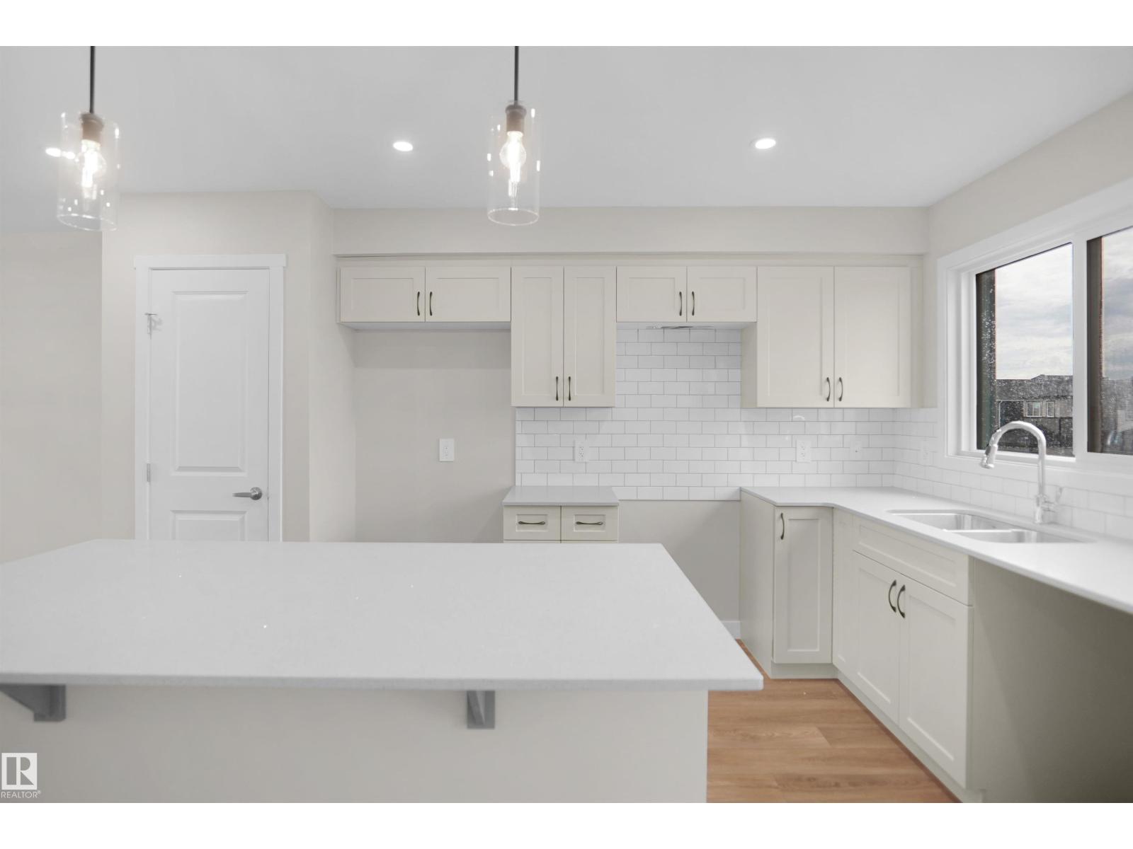 115 Nerine CR - 13