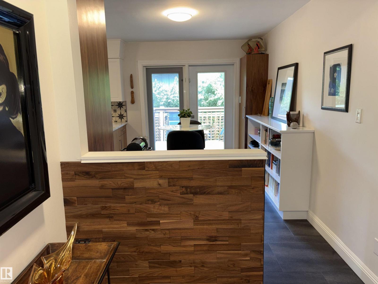 14016 85 AV NW - 15