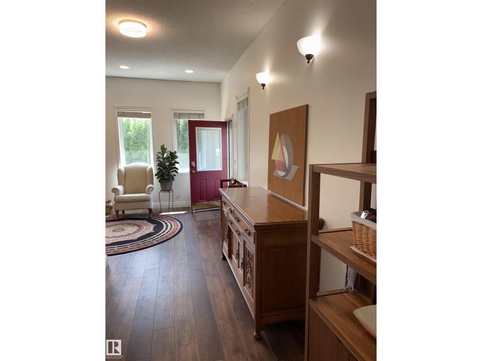 14016 85 AV NW - 23
