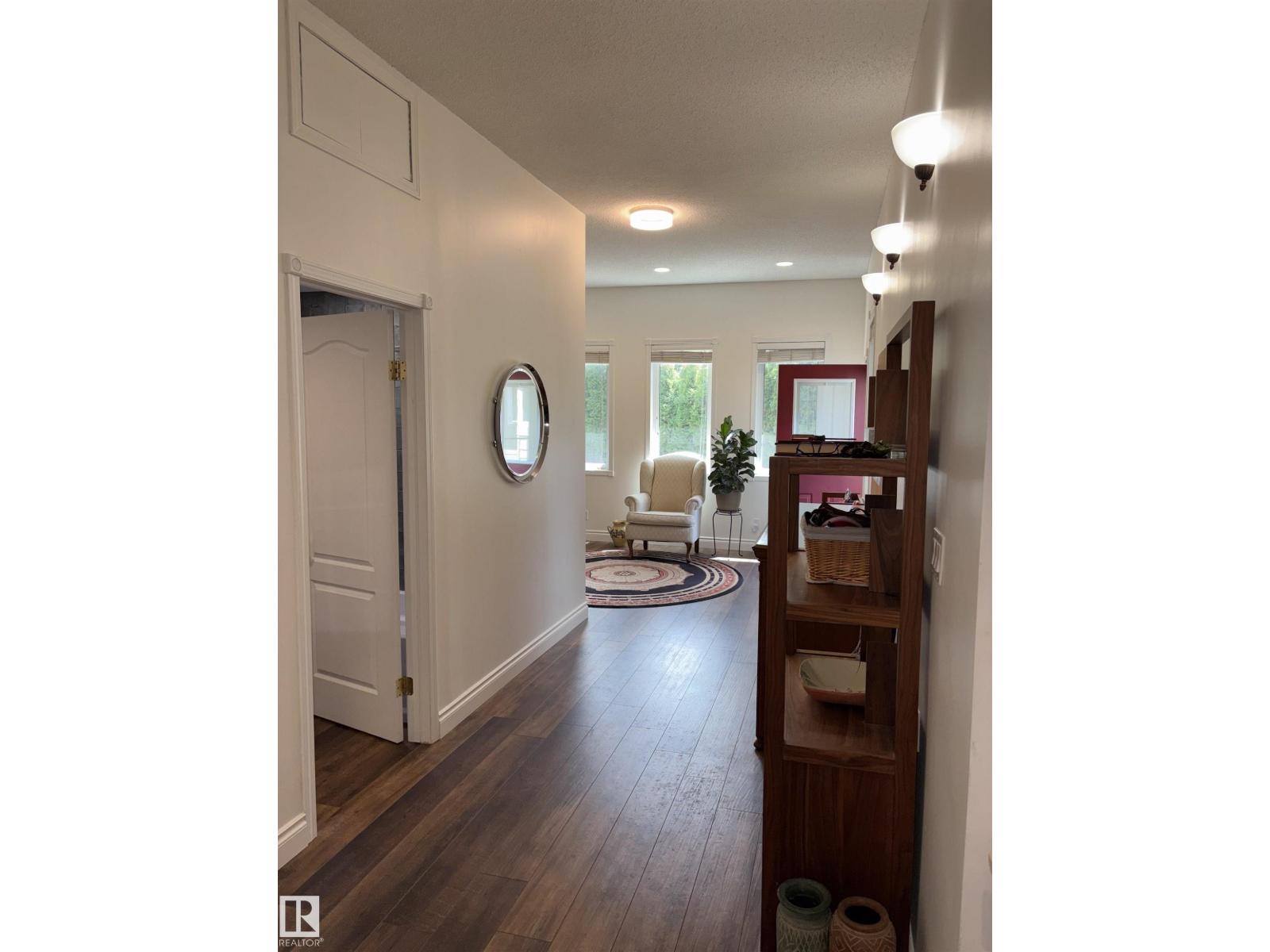 14016 85 AV NW - 24