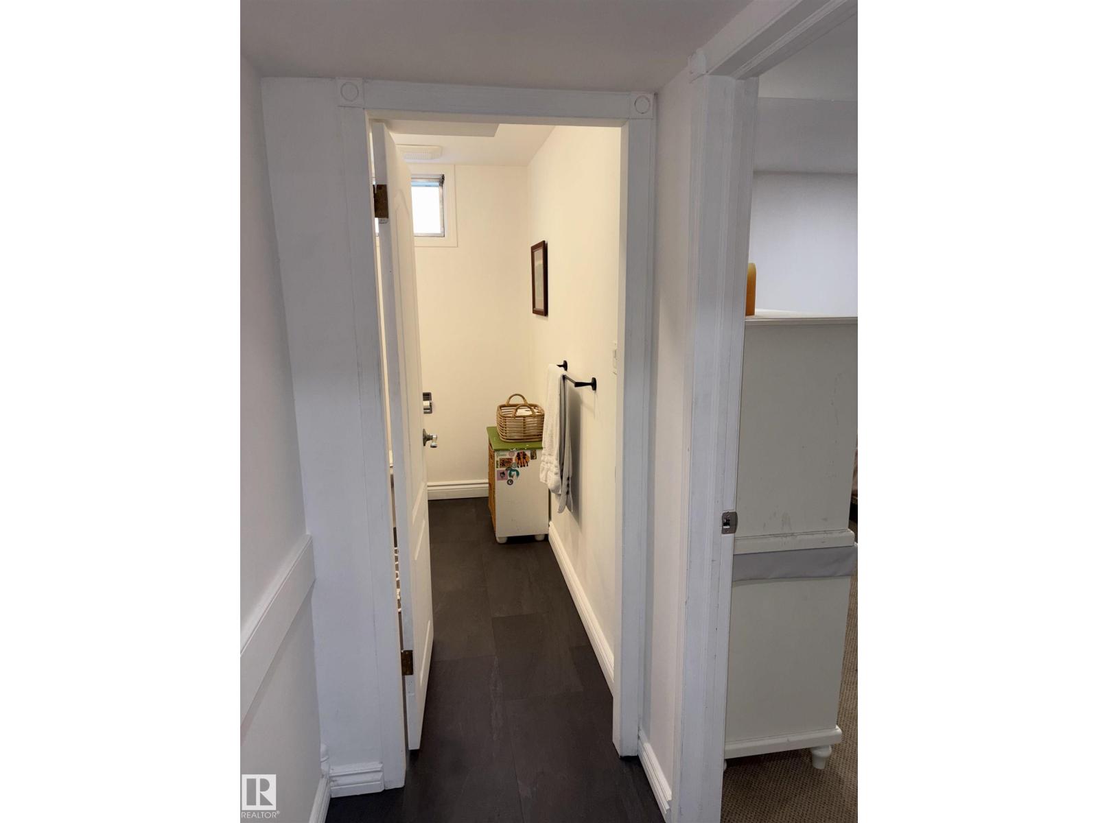 14016 85 AV NW - 31