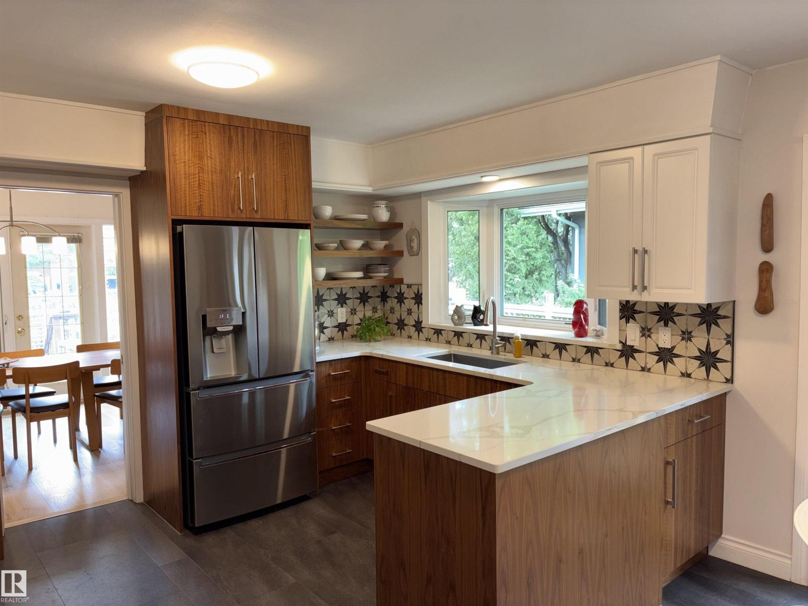 14016 85 AV NW - 4
