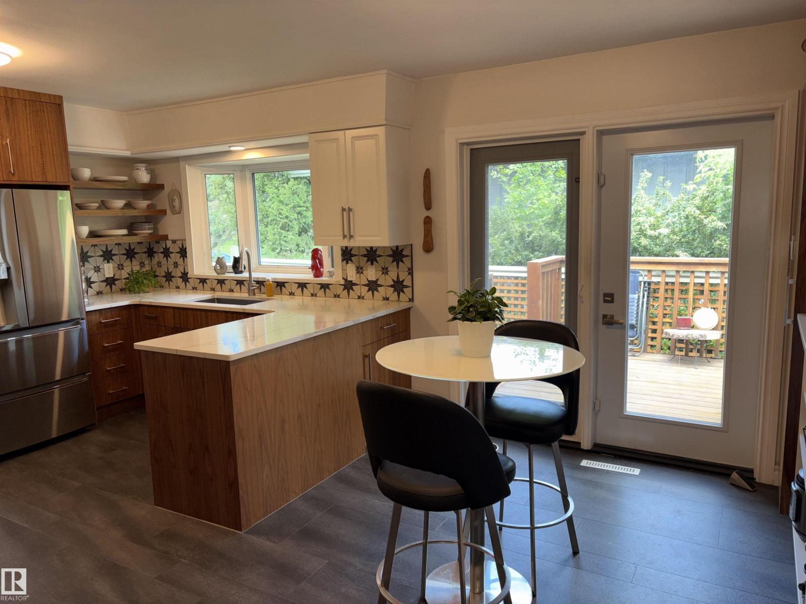 14016 85 AV NW - 42