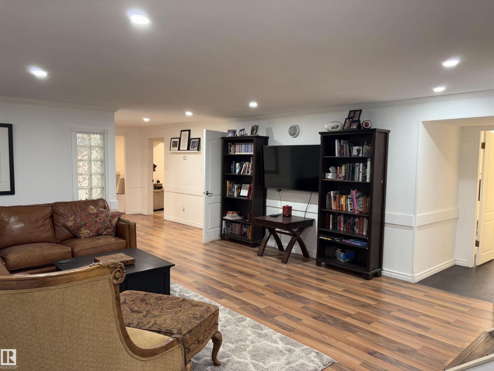 14016 85 AV NW - 46