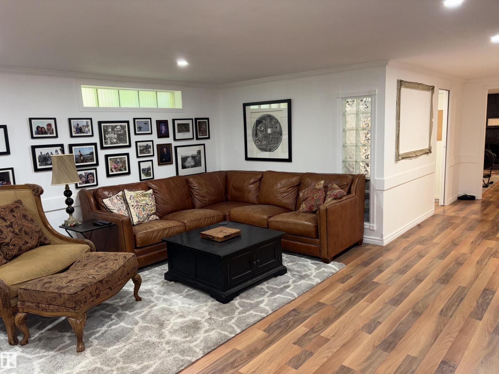 14016 85 AV NW - 50